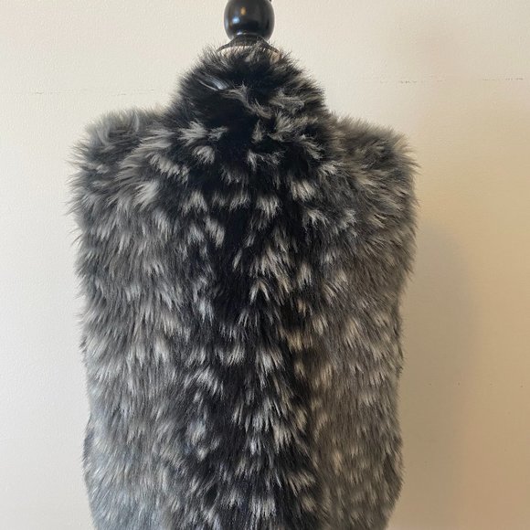 PINS AND NEEDLES faux fur vest - Picture 3 of 3